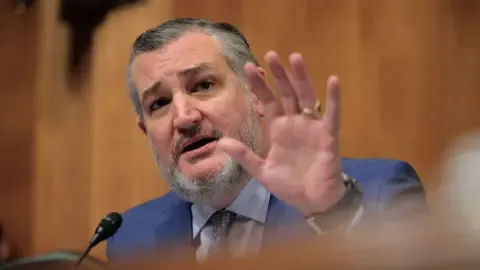 Senator Ted Cruz Compares US Media Oversight Body to ‘Mafioso’ on Kimmel’s Program